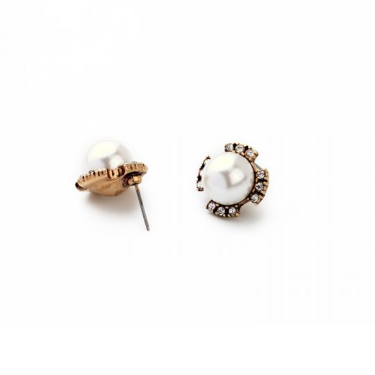 pearl haven stud earrings 2